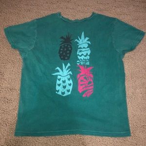 Pinaple beach t shirt
